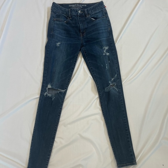 American Eagle Outfitter Super Stretch Distressed/Ripped Jeans Size 4 - Picture 2 of 15